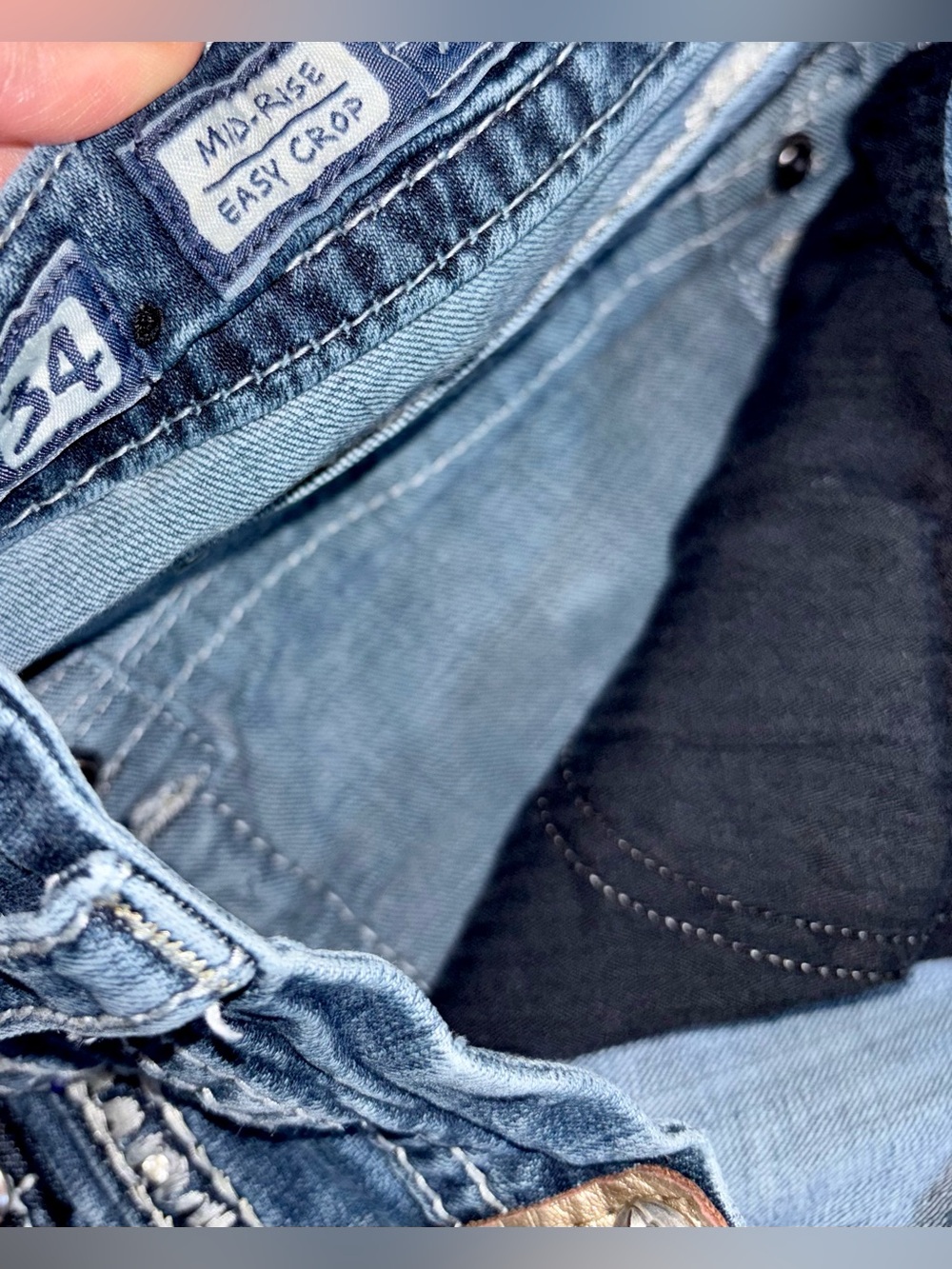 Miss Me Plus Size Easy Crop Jeans - Picture 5 of 7